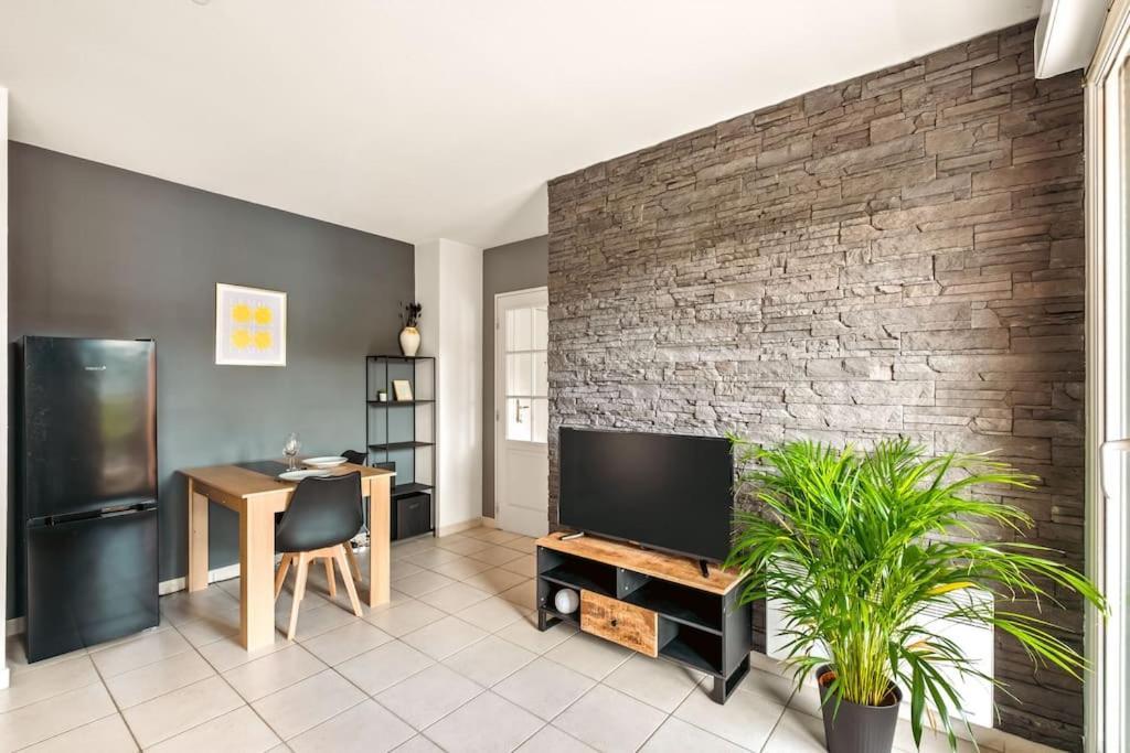 Apartament T2 Paisible Vaise, Avec Parking Metro Direct Bellecour Lyon Zewnętrze zdjęcie